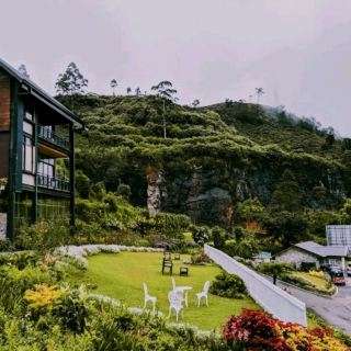 LUXURY ESCAPE @ THE GOLDEN RIDGE HOTEL.