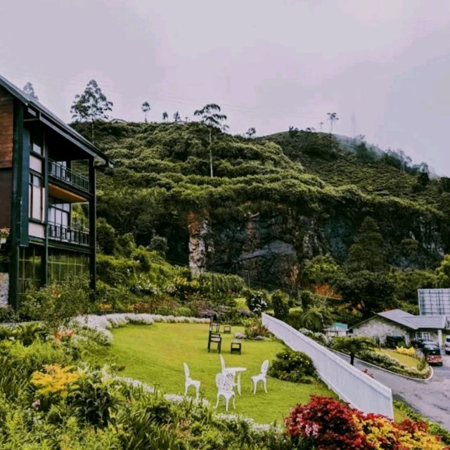 LUXURY ESCAPE @ THE GOLDEN RIDGE HOTEL.