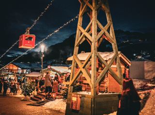 Val Gardena Christmas Market: Enchanting Night Views