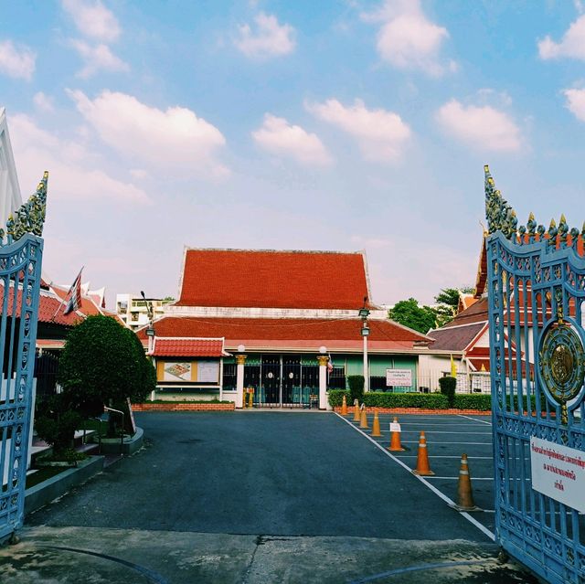 泰國曼谷著名皇家古跡寺廟景點:Wat Krua Wan Worawiharn，建築華麗雄偉，適合打卡拍照📸