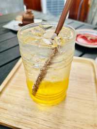 ร้านลับย่านสุทธิสาร Baan Ski Cafe & Cuisine