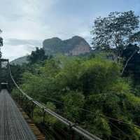 สะพานแขวนเขาเทพพิทักษ์  (เขารูปหัวใจ)