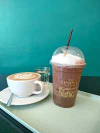 The simple cafe and bakery 