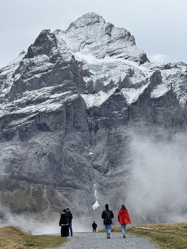 Experience Alpine Bliss: Hiking to Bachalpsee in Grindelwald