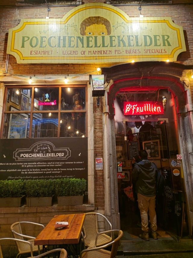 유럽여행 벨기에 브뤼셀의 비어홀 Poechenellekelder