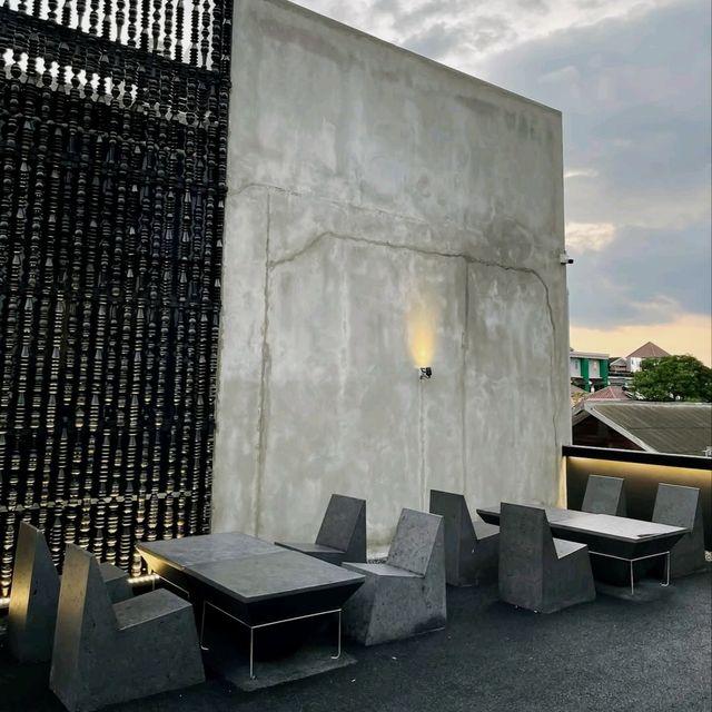 Modern Dining at Stairs Prawirotaman