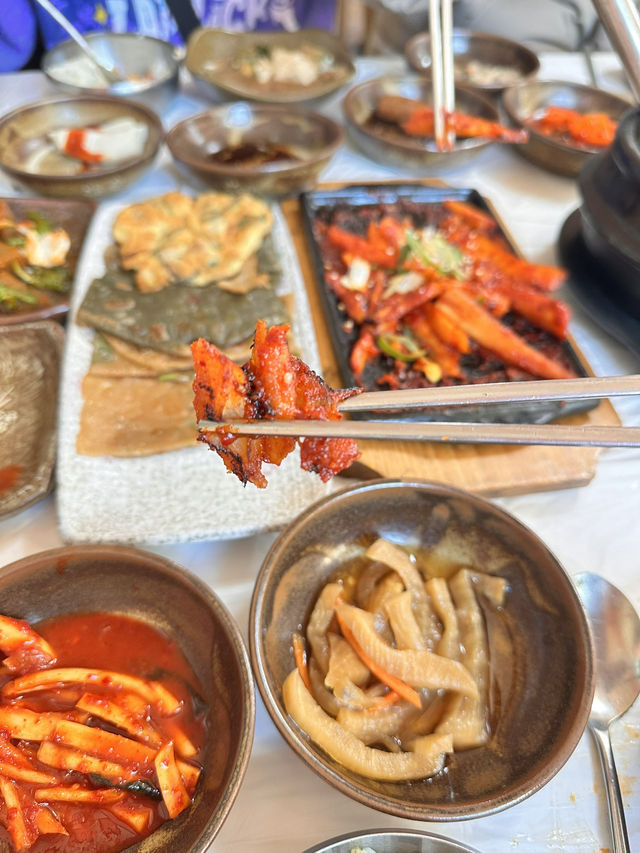 상다리 부러질 정도로 반찬이 많이 나오는 공주 맛집
