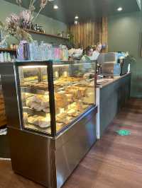 Larry’s Cafe
