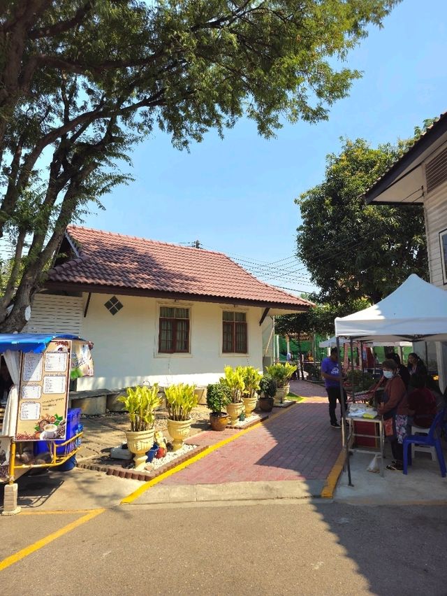 ศาลเจ้าพ่อหลักเมืองราชบุรี  สถานที่ศักดิ์สิทธิ์