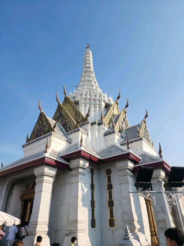 ขอพรที่ศาลหลักเมืองกรุงเทพมหานคร