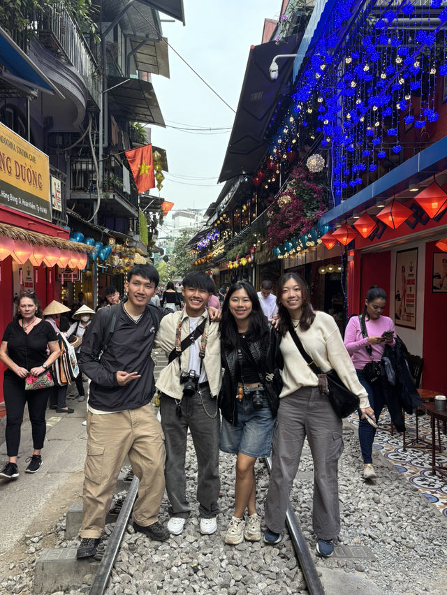 Hanoi Train Street – A Thrilling & Unique Experience! 🚂✨
