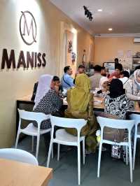 HATS OFF TO MANISS PASTRY & COFFEE, AYER KEROH, MELAKA !