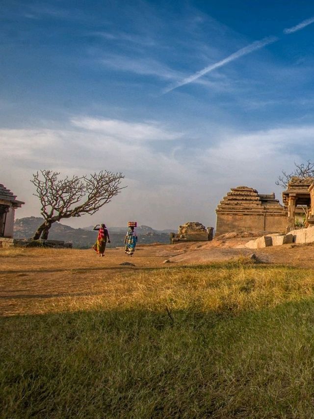 🏛️ Ancient Hampi – A Lost Empire Frozen in Time! 🏰✨