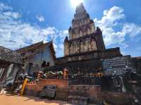 พามากราบสักการะ พระบรมอัฐิพระนางจามเทวี