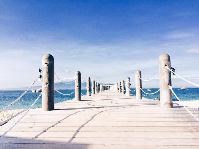 Tropical Bliss at Lakawon Island: Sun, Sand & the TawHai Floating Bar