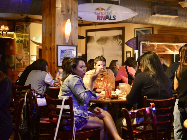 Oceanfront Dining at Lulu’s Waikiki 🌴🍽️
