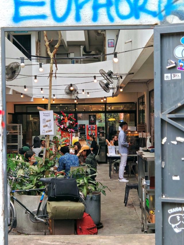 Exploring the beauty & uniqueness of Zhongshan Building and surroundings