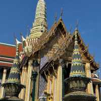 The Temple of the Emerald Buddha: A Jewel of Bangkok