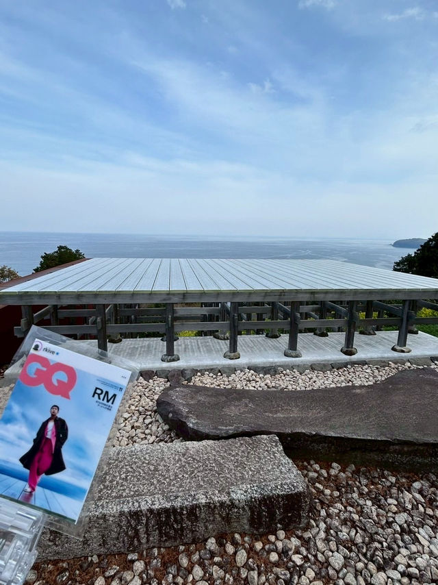 桜と菜の花　山の上の美術館