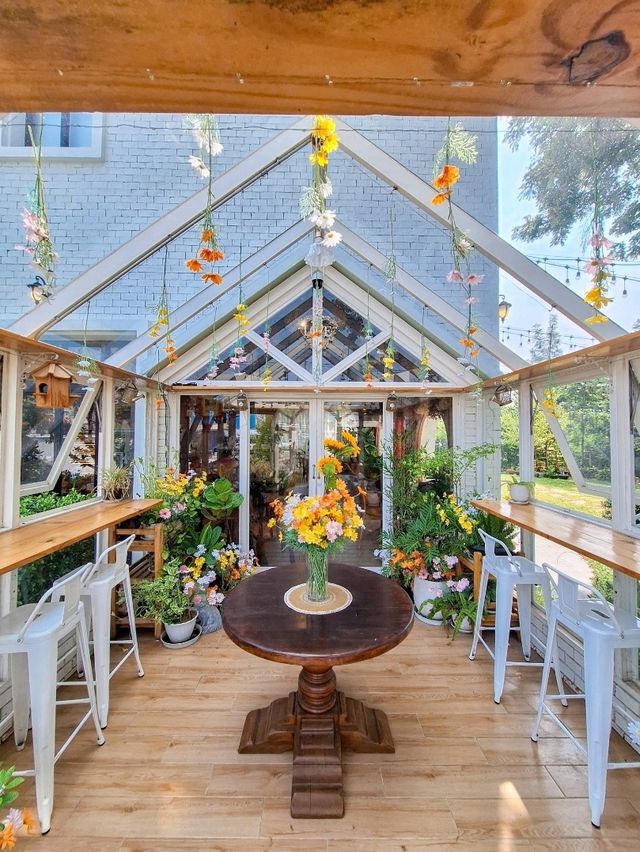 คาเฟลับฟิวเขาใหญ่ ARTISAN HOUSE