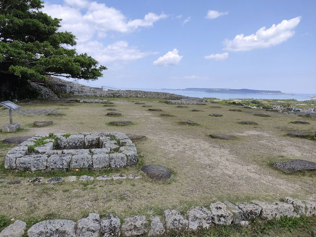 勝連城跡（宇流麻市）