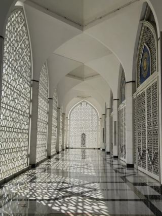 📸 Kuala Lumpur Blue Mosque Guide | Iconic Photo Spots You Can’t Miss!