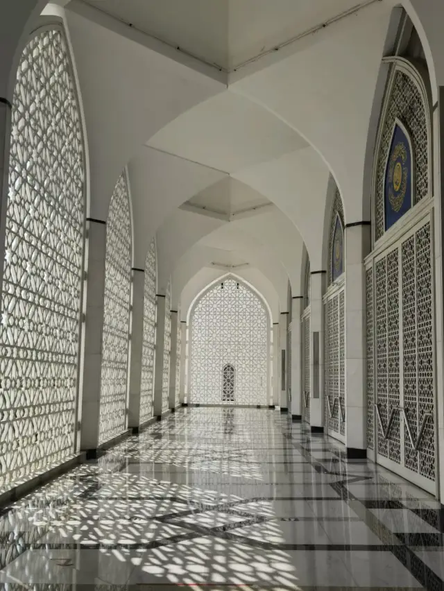 📸 Kuala Lumpur Blue Mosque Guide | Iconic Photo Spots You Can’t Miss!