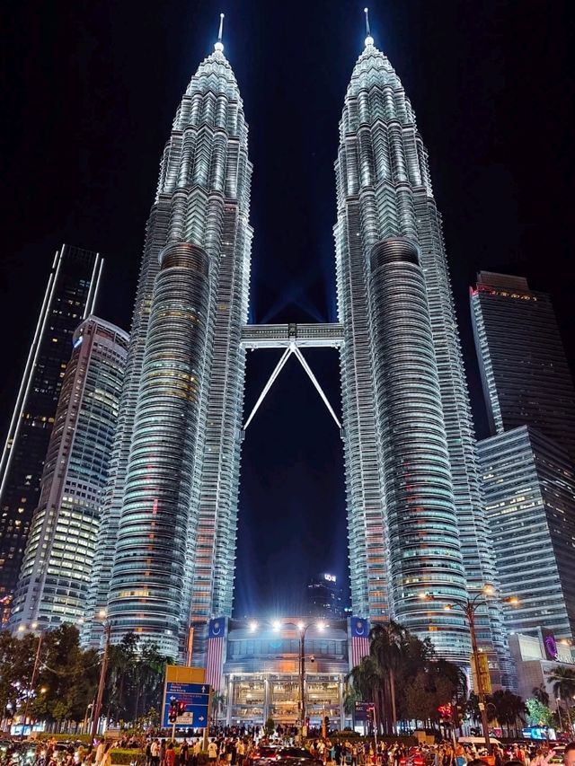 Malaysia’s Shining Jewel: The Twin Towers Experience