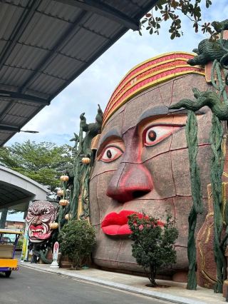 🎡🌟 Suoi Tien Theme Park: A Mythical Wonderland in Ho Chi Minh City! 🇻🇳🐉