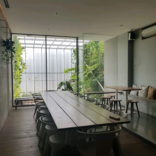 a spacious and good eatery