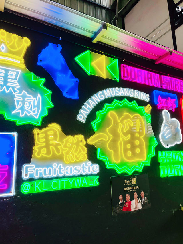 “Fruitastic Delights, Earth-Friendly Bites”