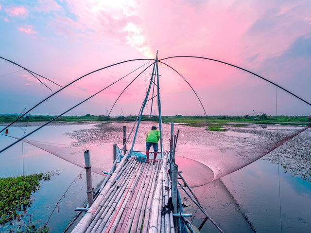 🌋✨ UDON THANI WEEKEND ESCAPE: Red Lotus Seas & Hidden Isaan Gems! 