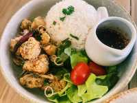 ร้าน Khaothong Hill (เขาทอง ฮิลล์) กระบี่