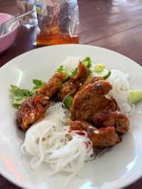 ผัดไทยท่ายาง ความอร่อยแห่งเพชรบุรี