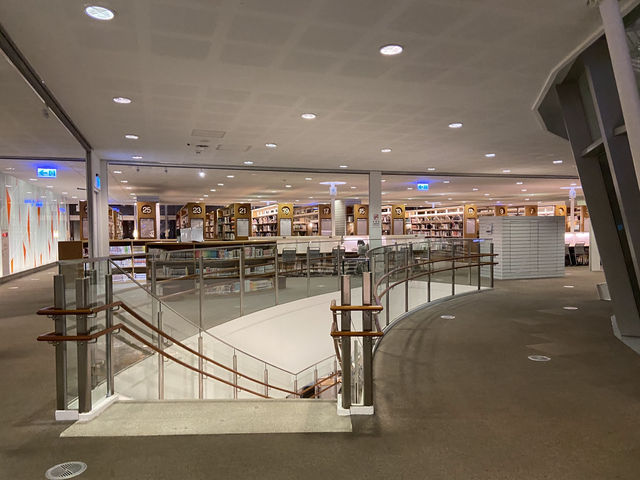  Kaohsiung Public Main Library ห้องสมุดเกาสง