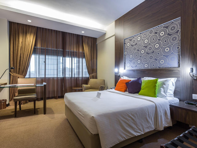“The Grand Pacific Hotel Singapore: WhereClassic Comfort in the Heart of the City”