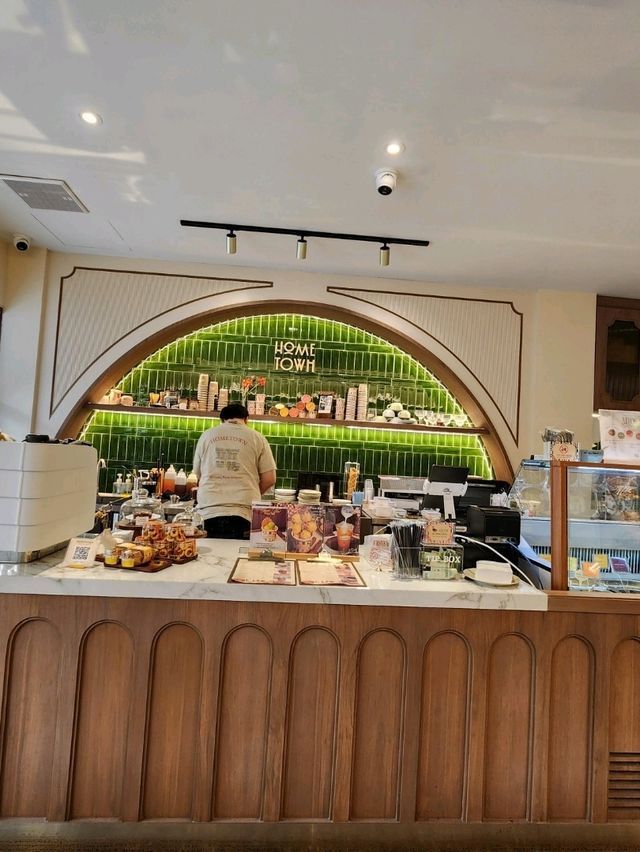 Hometown Gelato& Coffee Samyot
