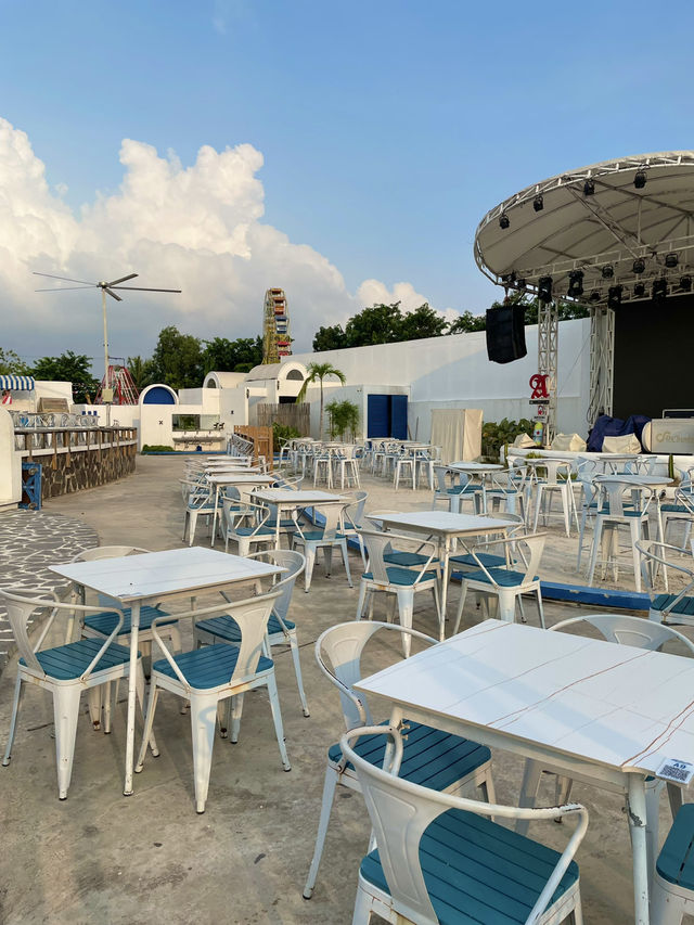 De Sands Santorini – A Taste of Greece in Batam