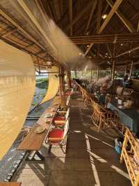 รักษ์น้ำคาเฟ่ คาเฟ่ริมแม่น้ำท่าจีน สุดชิล สามพราน