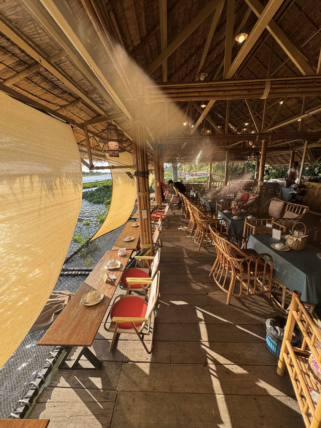 รักษ์น้ำคาเฟ่ คาเฟ่ริมแม่น้ำท่าจีน สุดชิล สามพราน