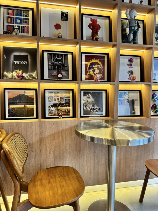 คาเฟ่ Pinch Society  ☕️
