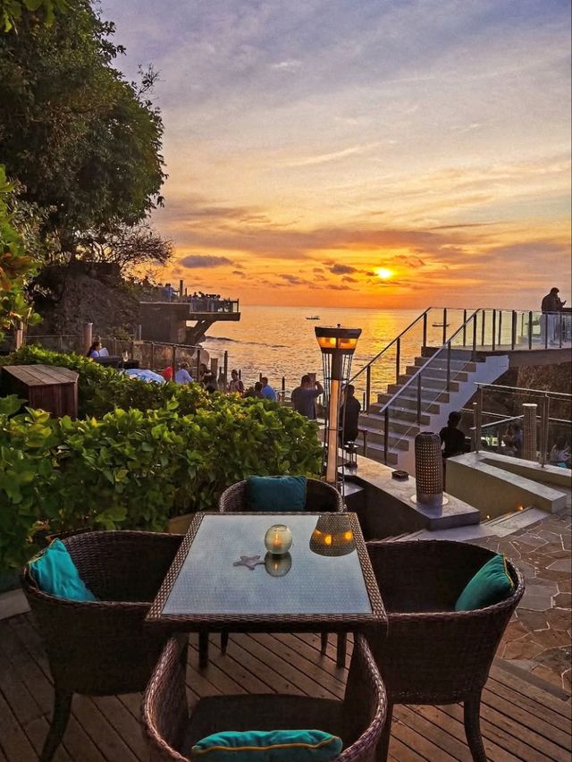 Enjoy sunset at Rock Bar :AYANA Resort Bali