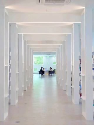 The Children's Library is amazing!
