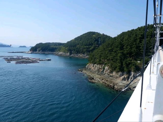 Tiny Island, Big Chill Energy