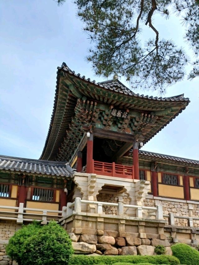 자연과 고즈넉함이 어우러진 불국사 산책길 