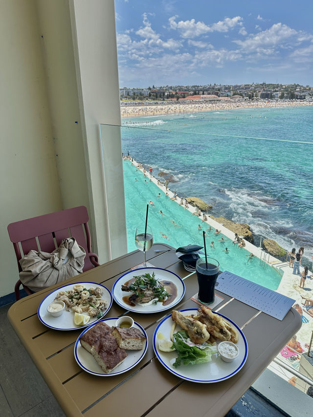 Bondi Beach – Sydney’s Sun-Kissed Paradise 🇦🇺☀️🌊👙⛱️