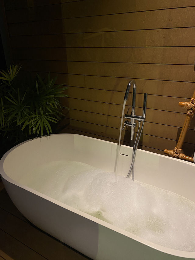 🌟 Wyndham Grand Nai Harn Beach Phuket – รีสอร์ตหรู