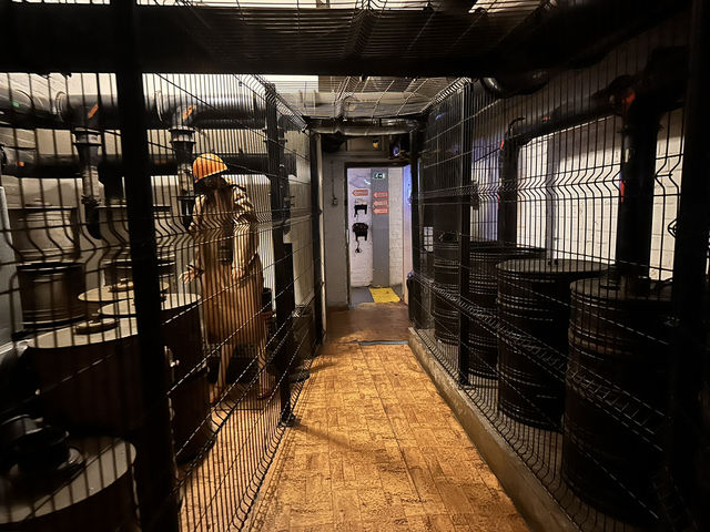 【Bunker 10-Z｜冷戦時代の核シェルターに宿泊体験！】 