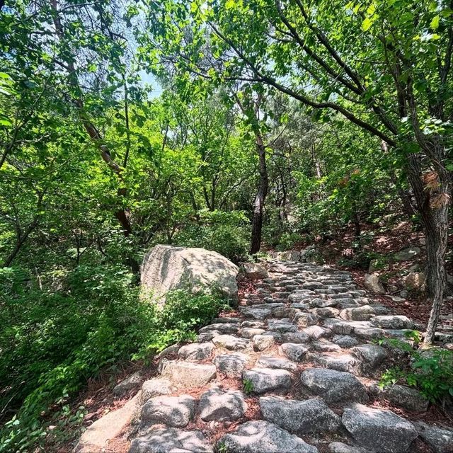 Climbing Wonhyobong Peak
