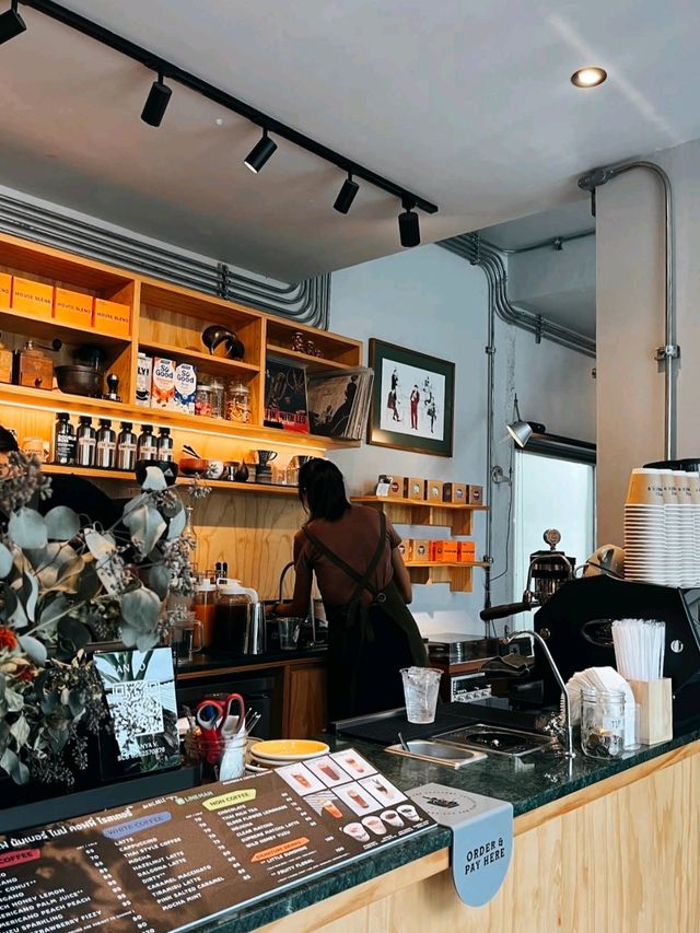 ☕ : Number. 9 Coffee Roastery คาเฟ่พหลโยธิน อารีย์